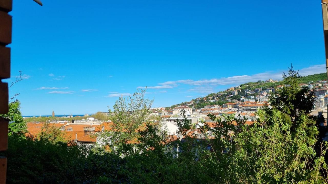 Crispi 85 - Air Conditioner - Teatro Rossetti Apartment Триест Екстериор снимка